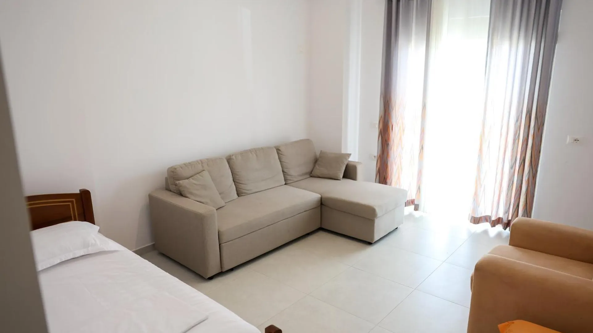 Golem Central Apartments 阿尔巴尼亚