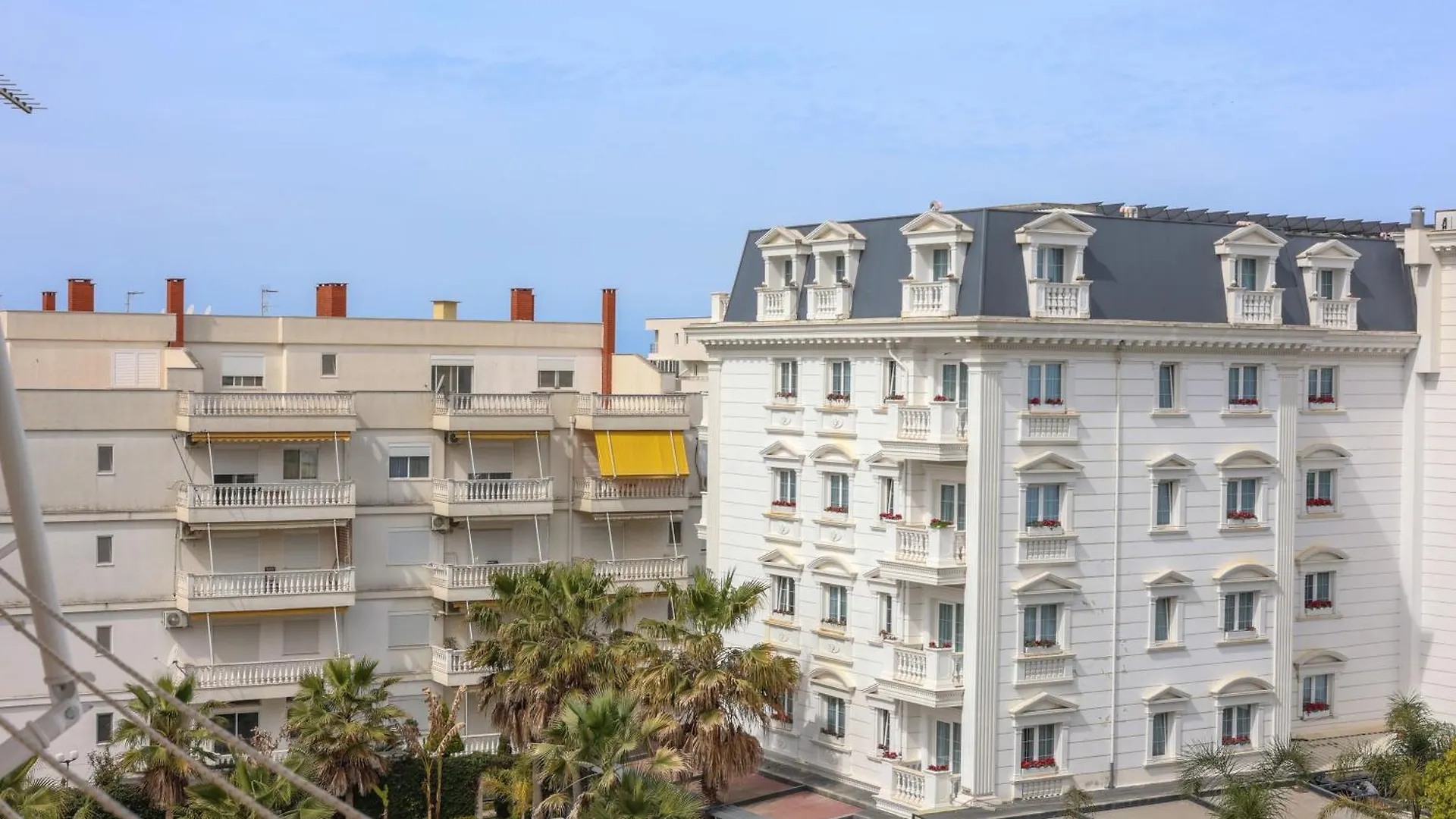 Golem Central Apartments